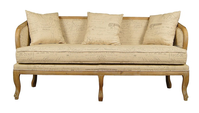 Мягкий диван с росписью и 3 подушками